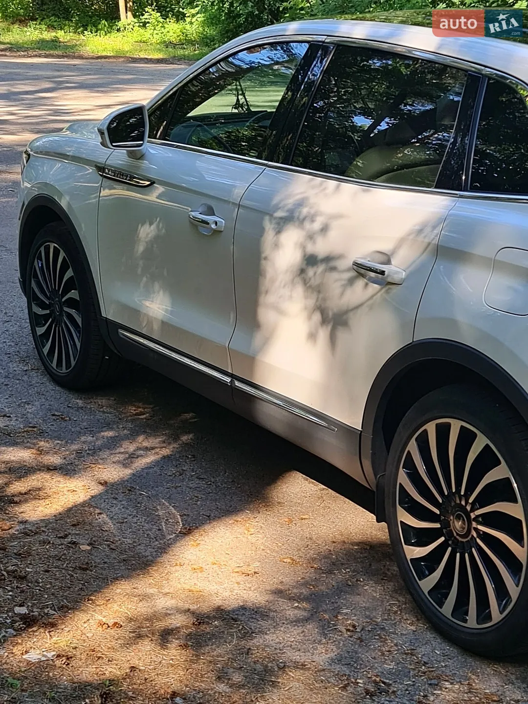 2019 Lincoln Nautilus - мініатюра 13