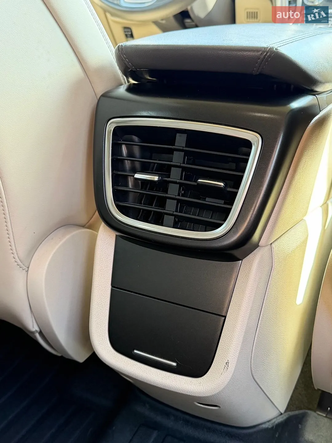 2019 Lincoln Nautilus - мініатюра 21