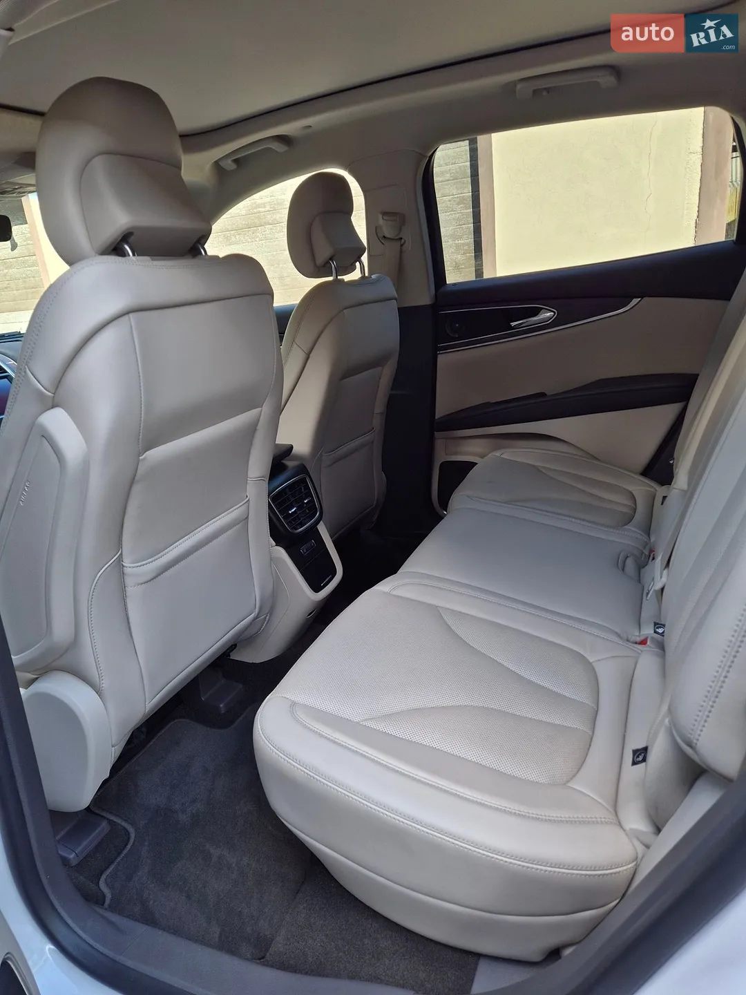 2019 Lincoln Nautilus - мініатюра 13