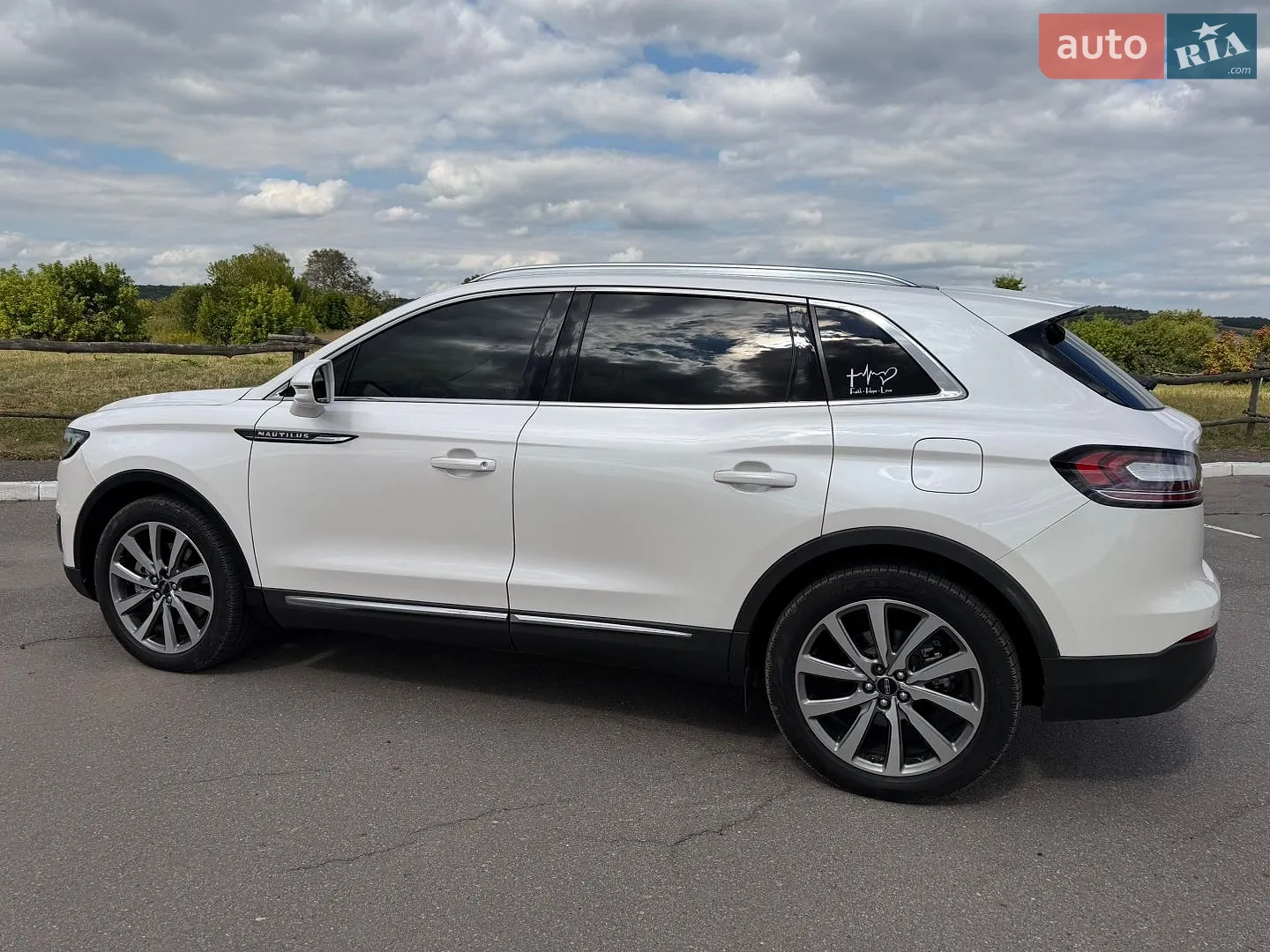 2019 Lincoln Nautilus - мініатюра 15