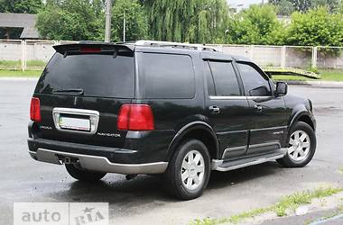 Внедорожник / Кроссовер Lincoln Navigator 2003 в 