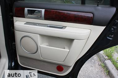 Внедорожник / Кроссовер Lincoln Navigator 2003 в 