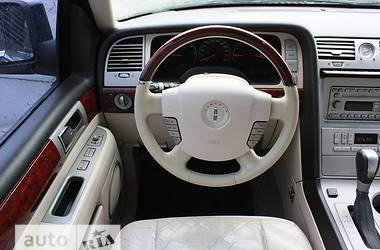 Внедорожник / Кроссовер Lincoln Navigator 2003 в 
