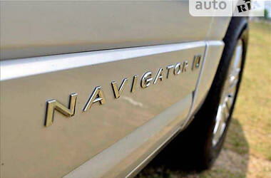Внедорожник / Кроссовер Lincoln Navigator 2011 в 
