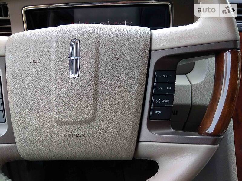 Позашляховик / Кросовер Lincoln Navigator 2011 в Тернополі