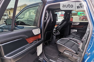 Внедорожник / Кроссовер Lincoln Navigator 2019 в 