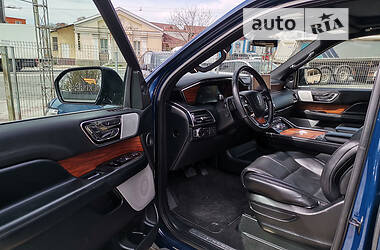 Внедорожник / Кроссовер Lincoln Navigator 2019 в 