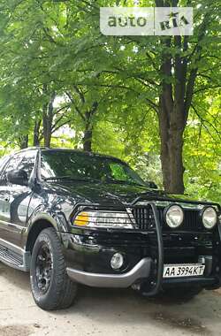 Позашляховик / Кросовер Lincoln Navigator 2001 в Києві