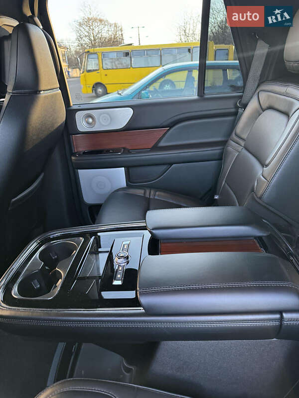 Позашляховик / Кросовер Lincoln Navigator 2018 в Одесі