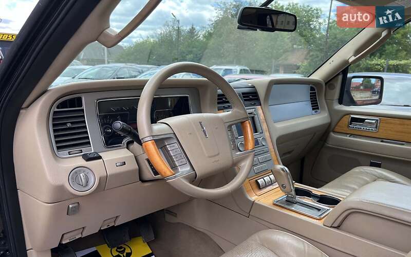 Внедорожник / Кроссовер Lincoln Navigator 2007 в Коломые
