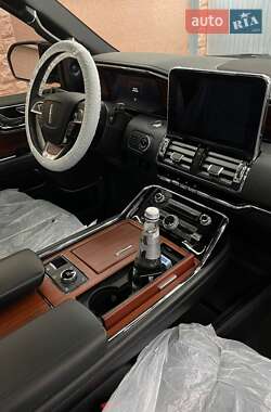 Внедорожник / Кроссовер Lincoln Navigator 2020 в 