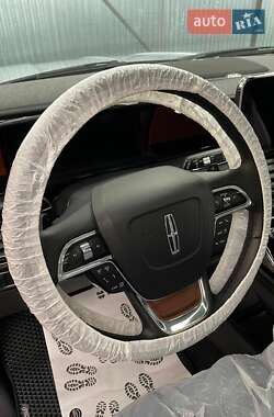 Внедорожник / Кроссовер Lincoln Navigator 2020 в 
