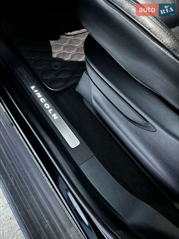 Внедорожник / Кроссовер Lincoln Navigator 2018 в Киеве фото 3 Внедорожник / Кроссовер Lincoln Navigator 2018 в Киеве