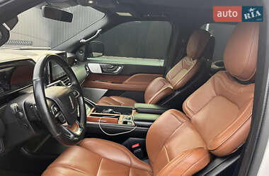 Внедорожник / Кроссовер Lincoln Navigator 2018 в 