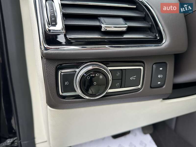 Позашляховик / Кросовер Lincoln Navigator 2019 в Києві