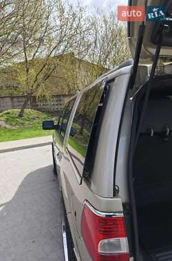 Позашляховик / Кросовер Lincoln Navigator 2007 в 