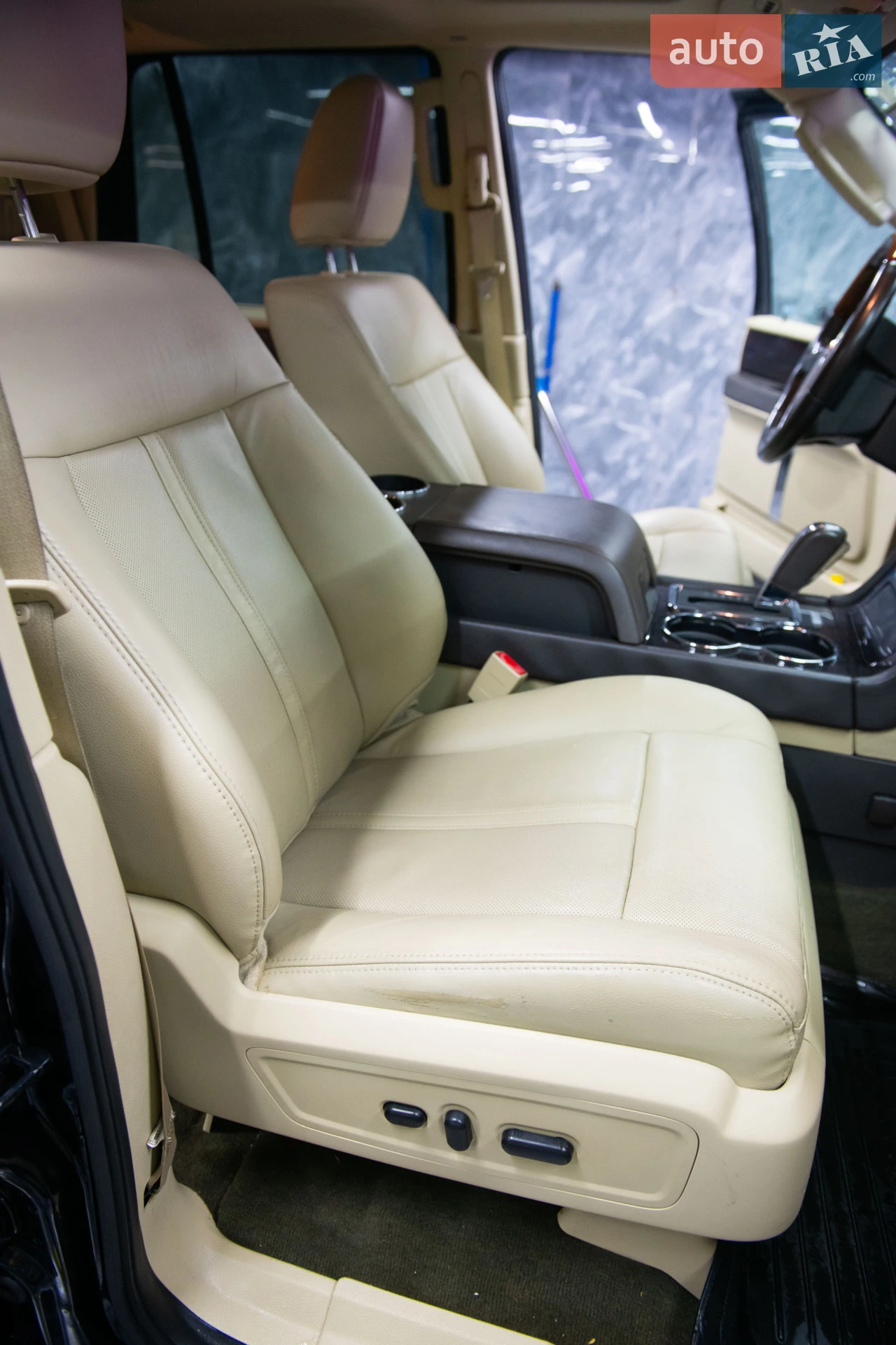2015 Lincoln Navigator - мініатюра 84