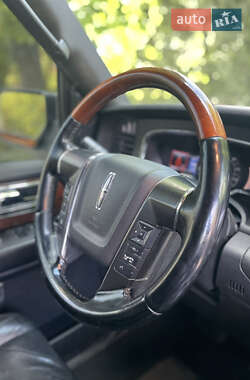 Внедорожник / Кроссовер Lincoln Navigator 2014 в 