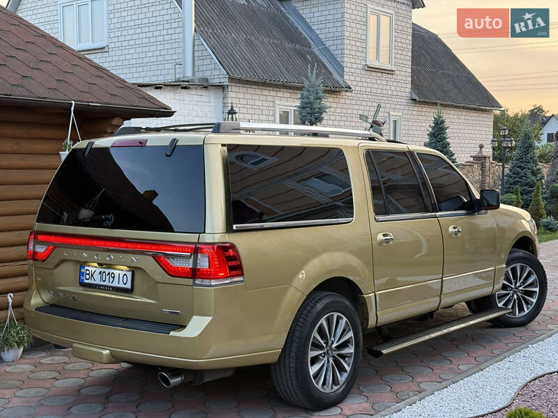 Внедорожник / Кроссовер Lincoln Navigator 2015 в 
