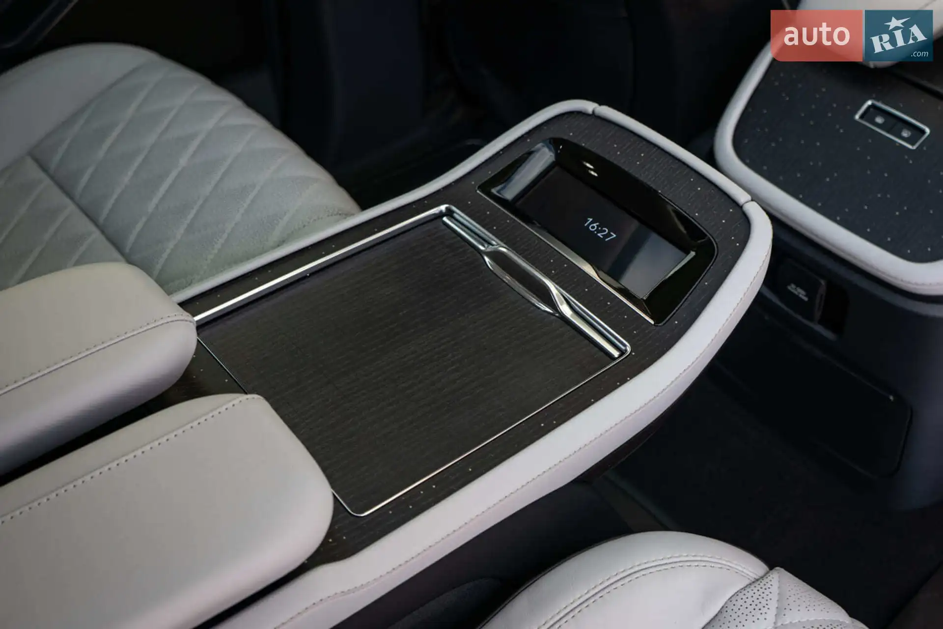 2025 Lincoln Navigator - мініатюра 54