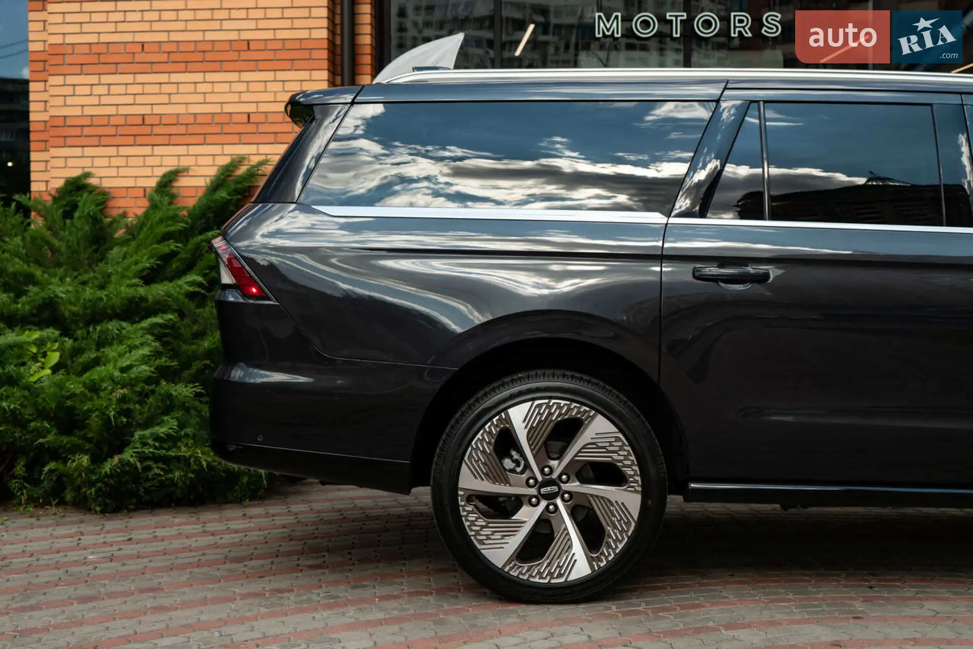 2025 Lincoln Navigator - мініатюра 14