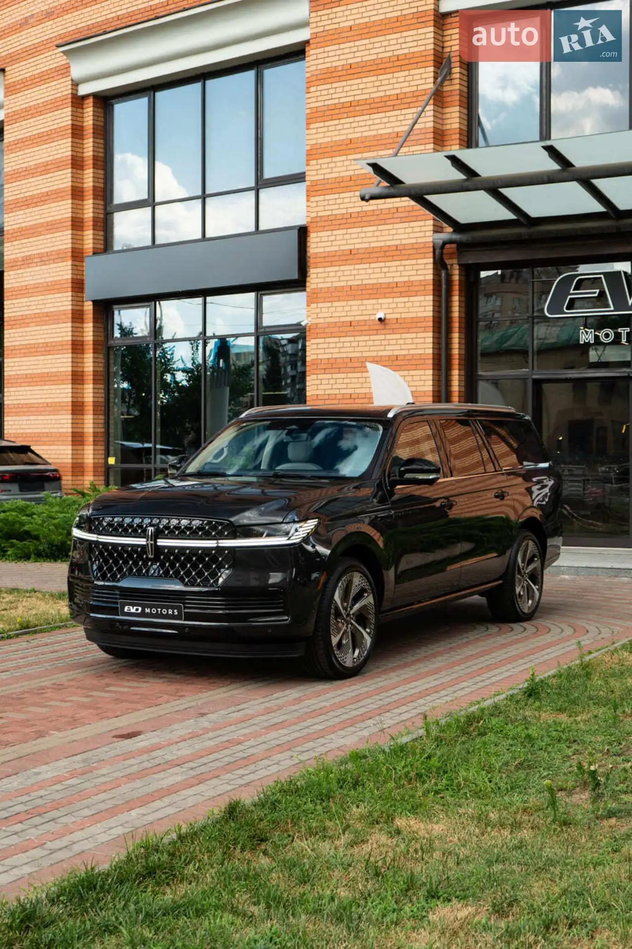 2025 Lincoln Navigator - мініатюра 25