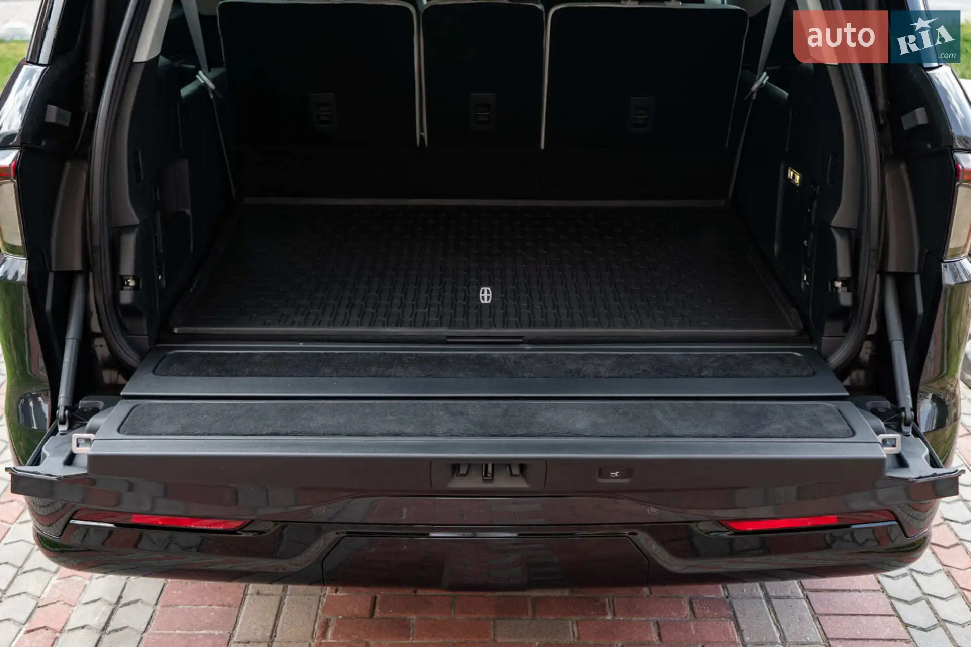 2025 Lincoln Navigator - мініатюра 10