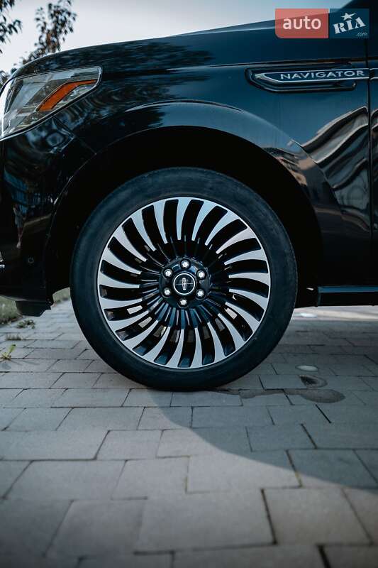 Позашляховик / Кросовер Lincoln Navigator 2021 в Ужгороді