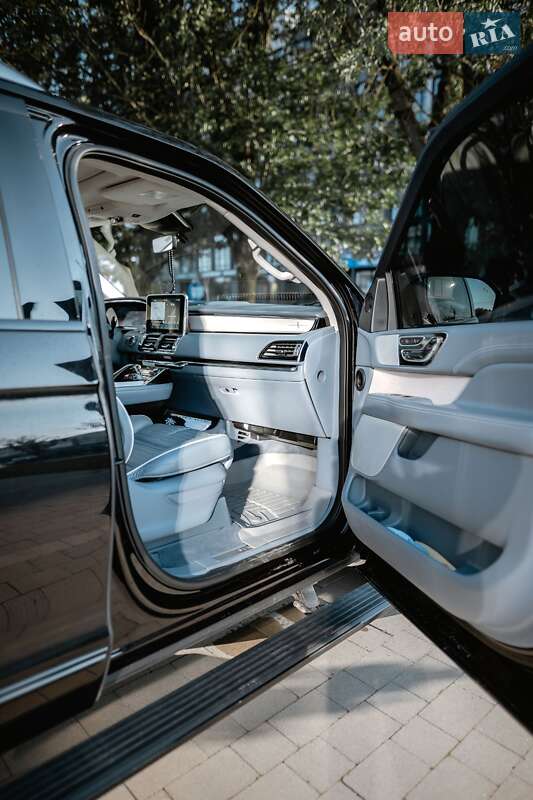 Позашляховик / Кросовер Lincoln Navigator 2021 в Ужгороді