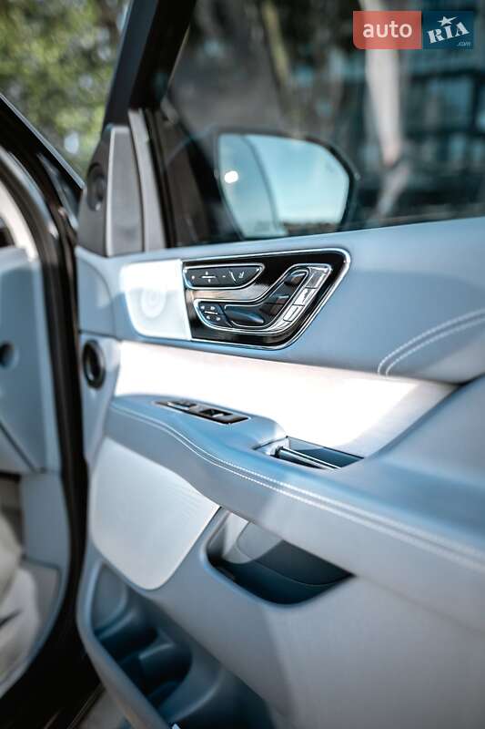 Позашляховик / Кросовер Lincoln Navigator 2021 в Ужгороді