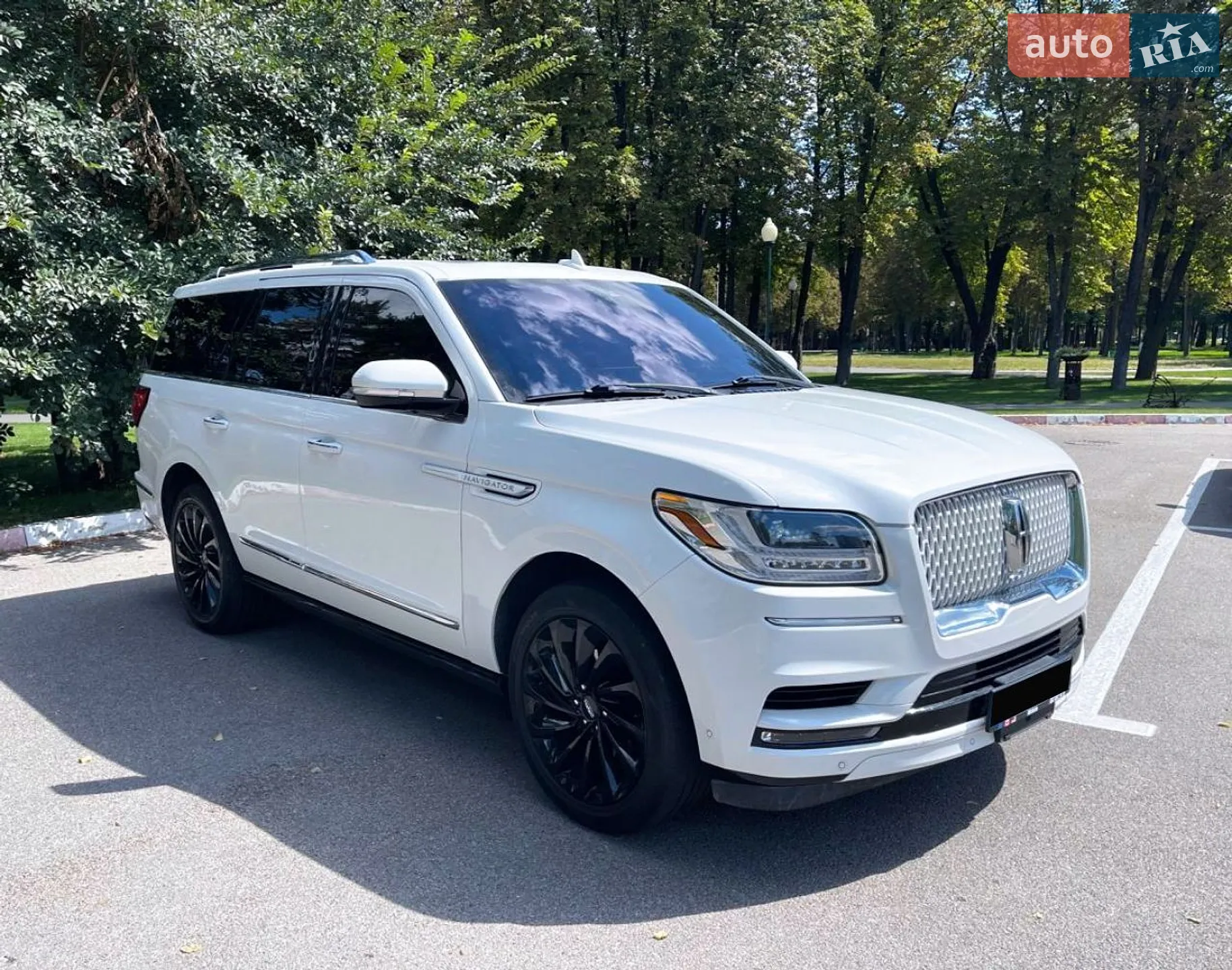 2019 Lincoln Navigator - мініатюра 2
