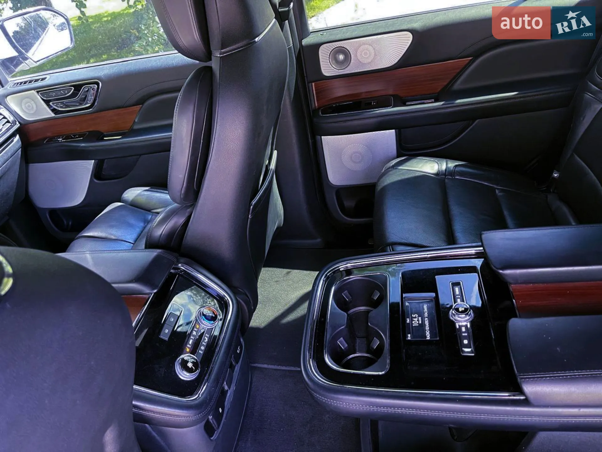 2019 Lincoln Navigator - мініатюра 20