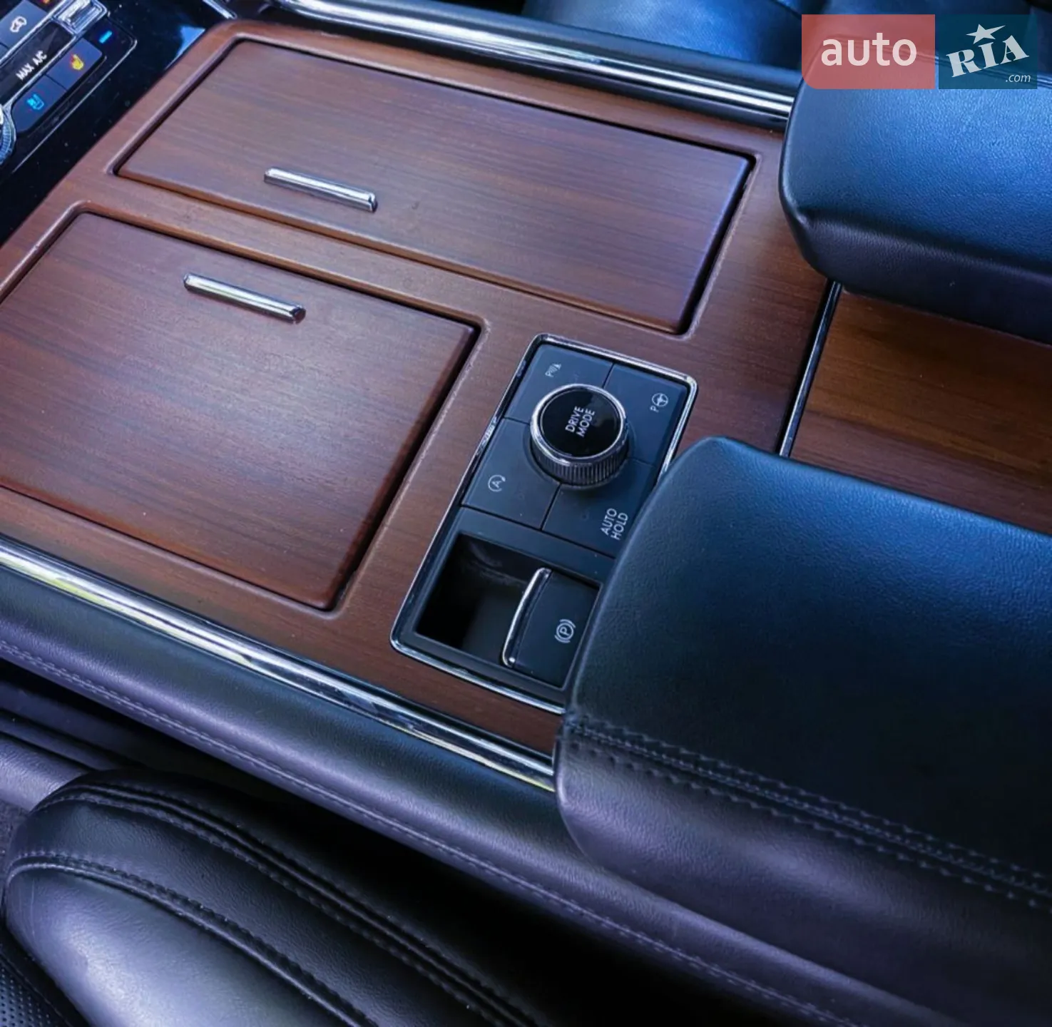 2019 Lincoln Navigator - мініатюра 21