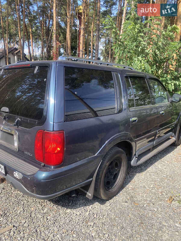 Внедорожник / Кроссовер Lincoln Navigator 1999 в Ирпене