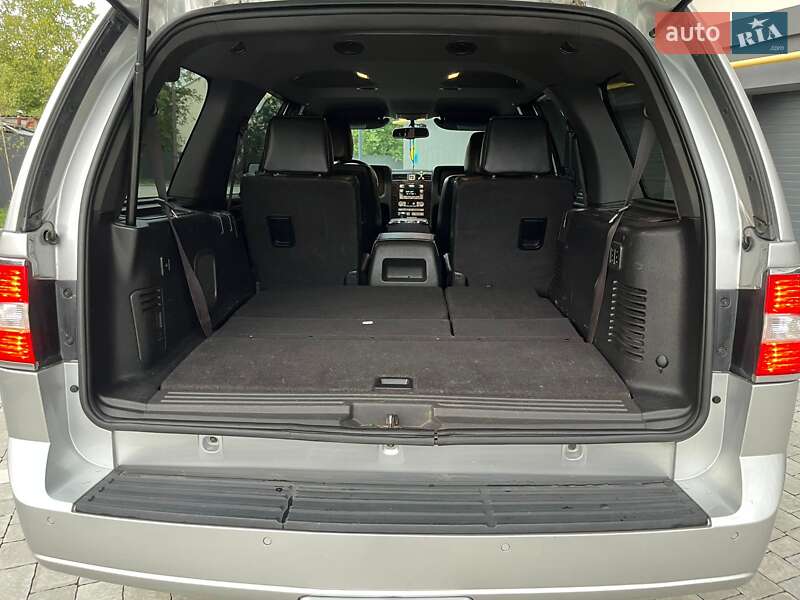 Позашляховик / Кросовер Lincoln Navigator 2010 в Києві