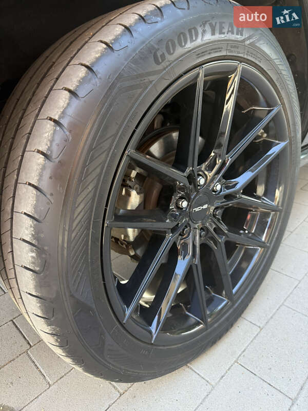 Позашляховик / Кросовер Lincoln Navigator 2020 в Володимирі фото 13 Позашляховик / Кросовер Lincoln Navigator 2020 в Володимирі