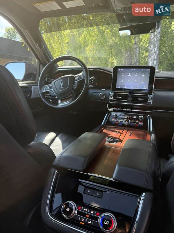 Позашляховик / Кросовер Lincoln Navigator 2020 в Володимирі фото 20 Позашляховик / Кросовер Lincoln Navigator 2020 в Володимирі