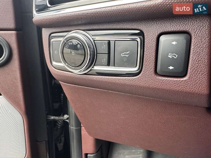 Внедорожник / Кроссовер Lincoln Navigator 2018 в Киеве фото 37 Внедорожник / Кроссовер Lincoln Navigator 2018 в Киеве
