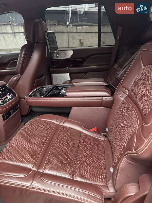 Внедорожник / Кроссовер Lincoln Navigator 2018 в Киеве фото 48 Внедорожник / Кроссовер Lincoln Navigator 2018 в Киеве
