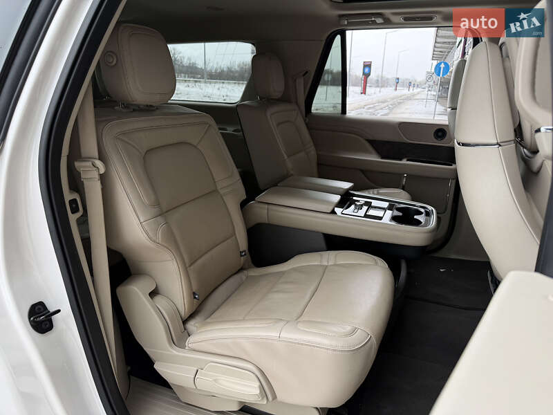Внедорожник / Кроссовер Lincoln Navigator 2018 в Киеве фото 15 Внедорожник / Кроссовер Lincoln Navigator 2018 в Киеве