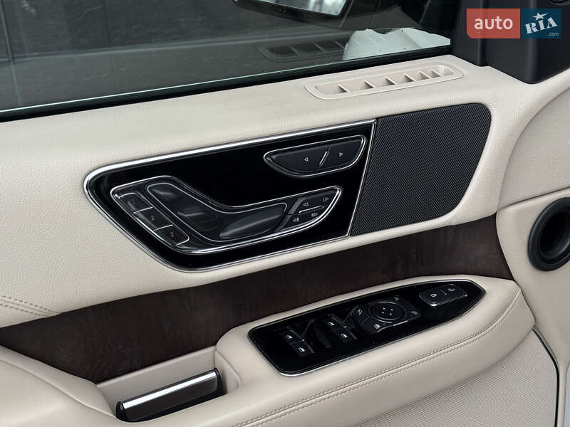 Внедорожник / Кроссовер Lincoln Navigator 2018 в Киеве фото 26 Внедорожник / Кроссовер Lincoln Navigator 2018 в Киеве