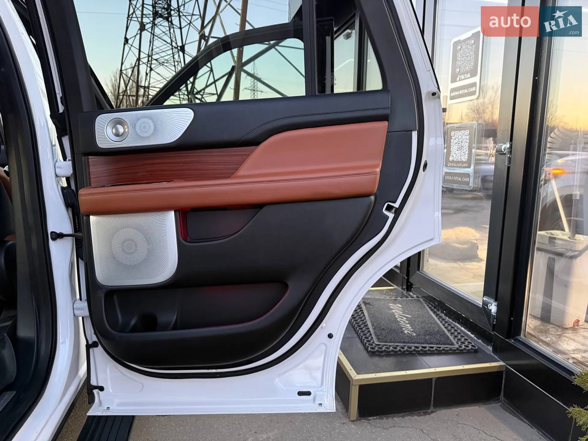 2018 Lincoln Navigator - мініатюра 26