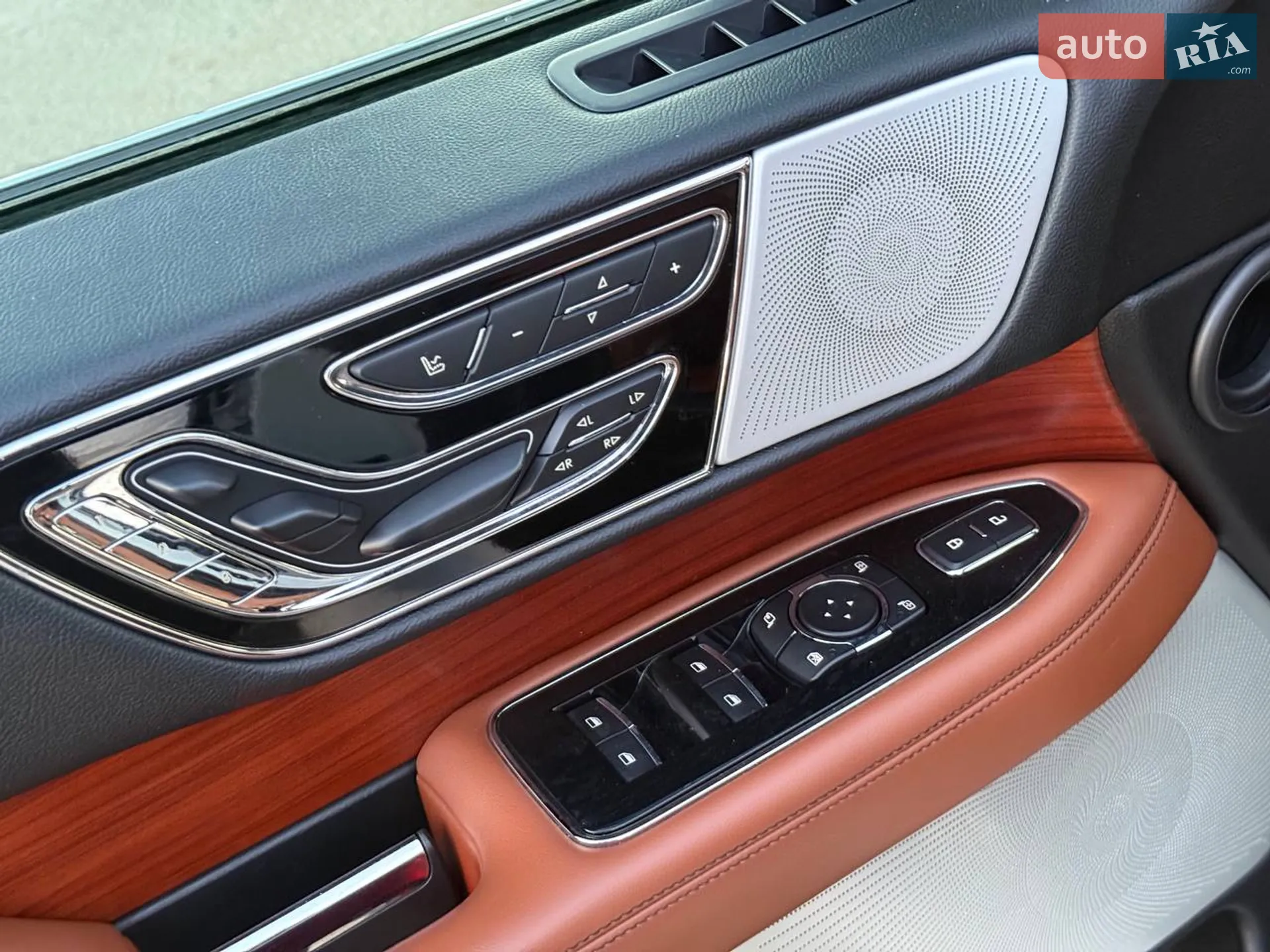 2018 Lincoln Navigator - мініатюра 30
