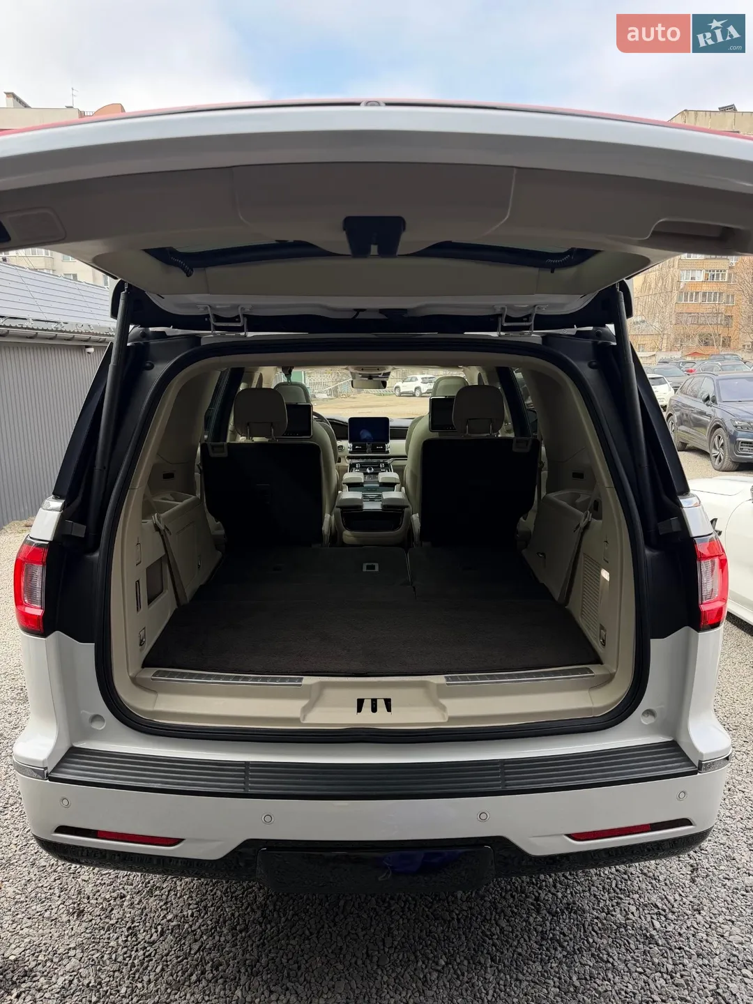 2018 Lincoln Navigator - мініатюра 8