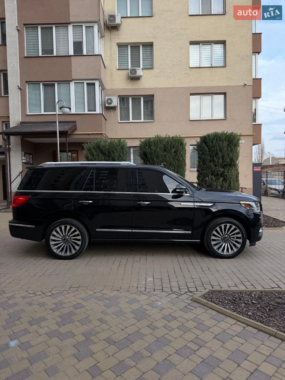 2018 Lincoln Navigator - мініатюра 4