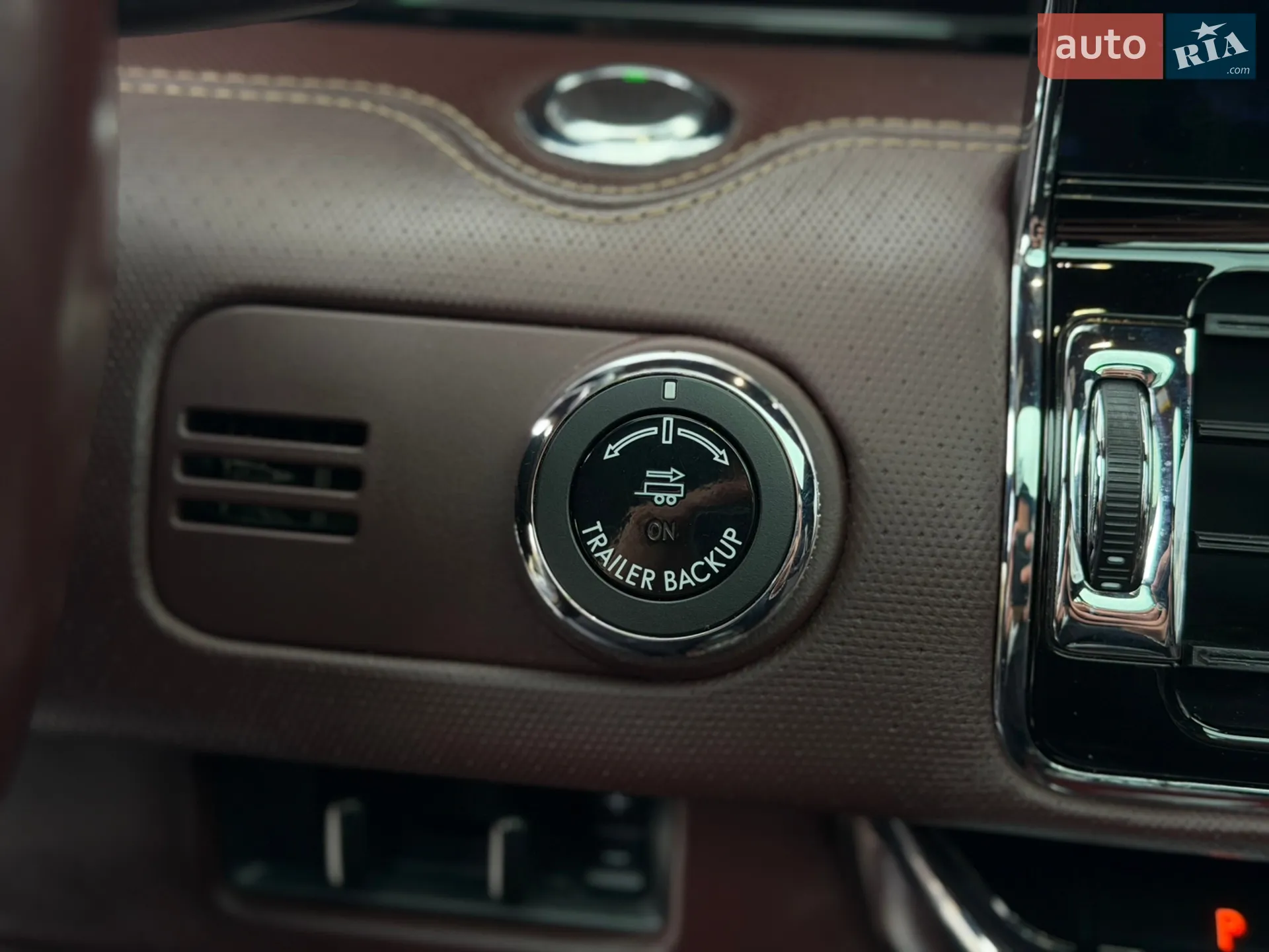 2018 Lincoln Navigator - мініатюра 26