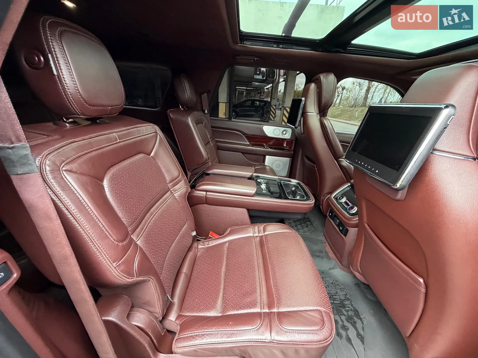 2018 Lincoln Navigator - мініатюра 38