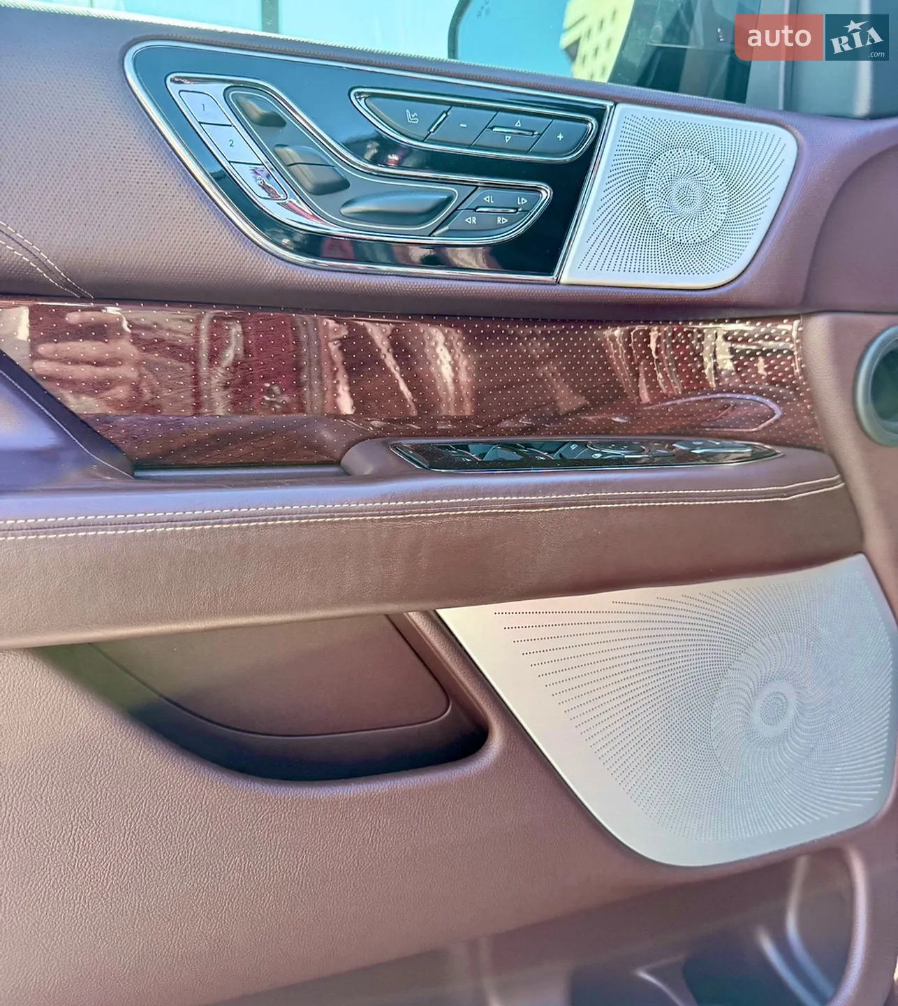 2018 Lincoln Navigator - мініатюра 14