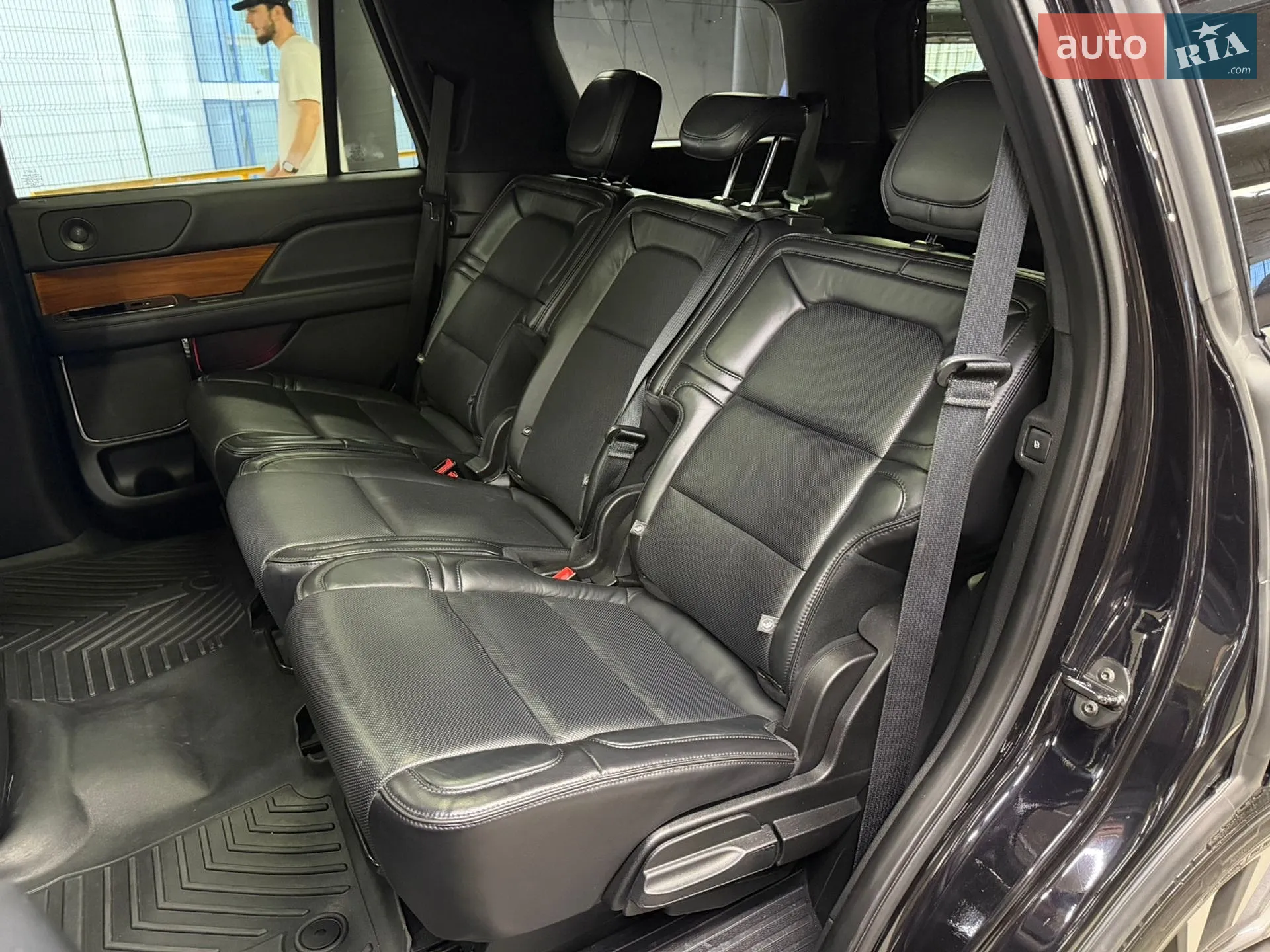 2019 Lincoln Navigator - мініатюра 24