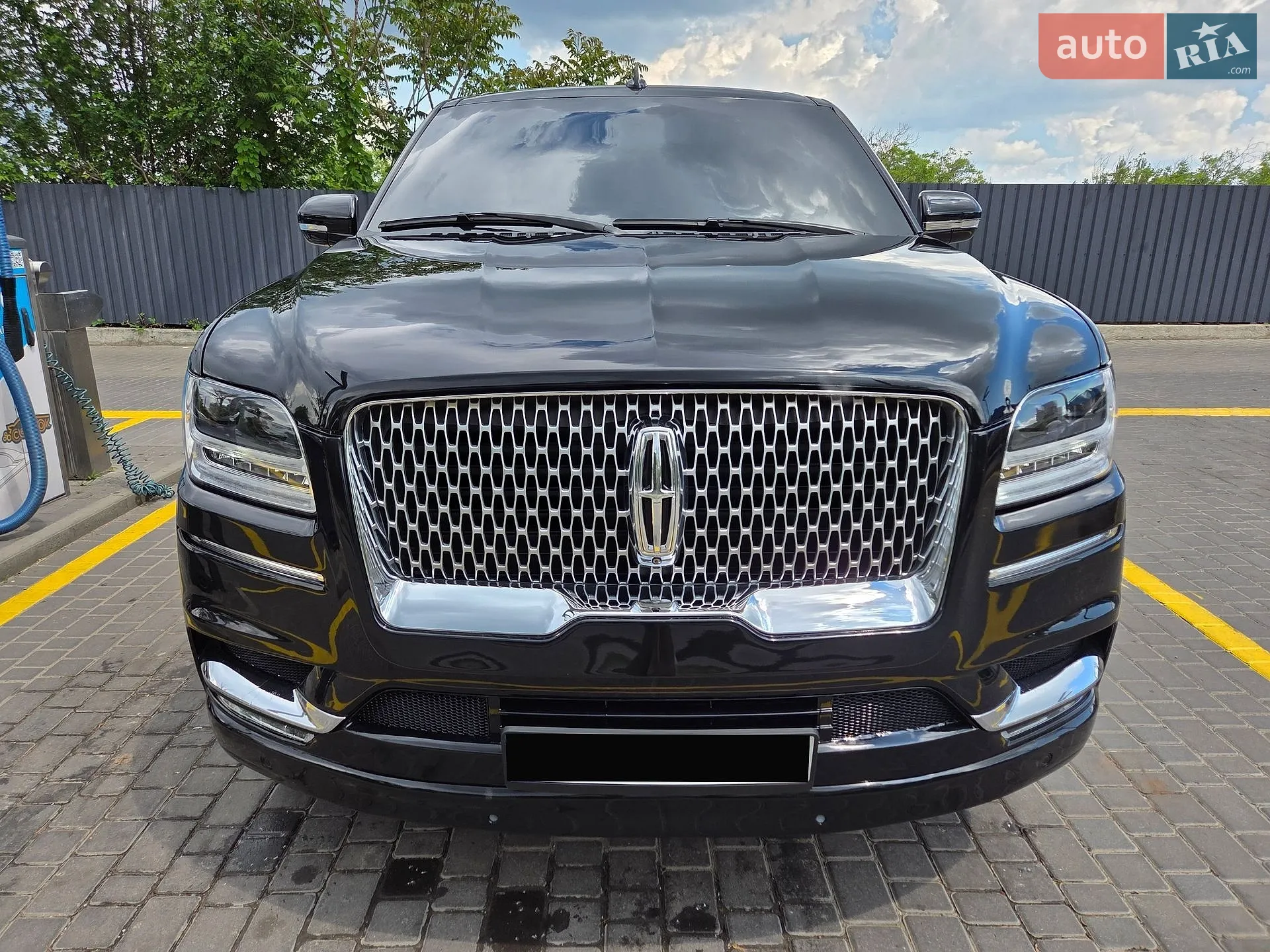 2019 Lincoln Navigator - мініатюра 2